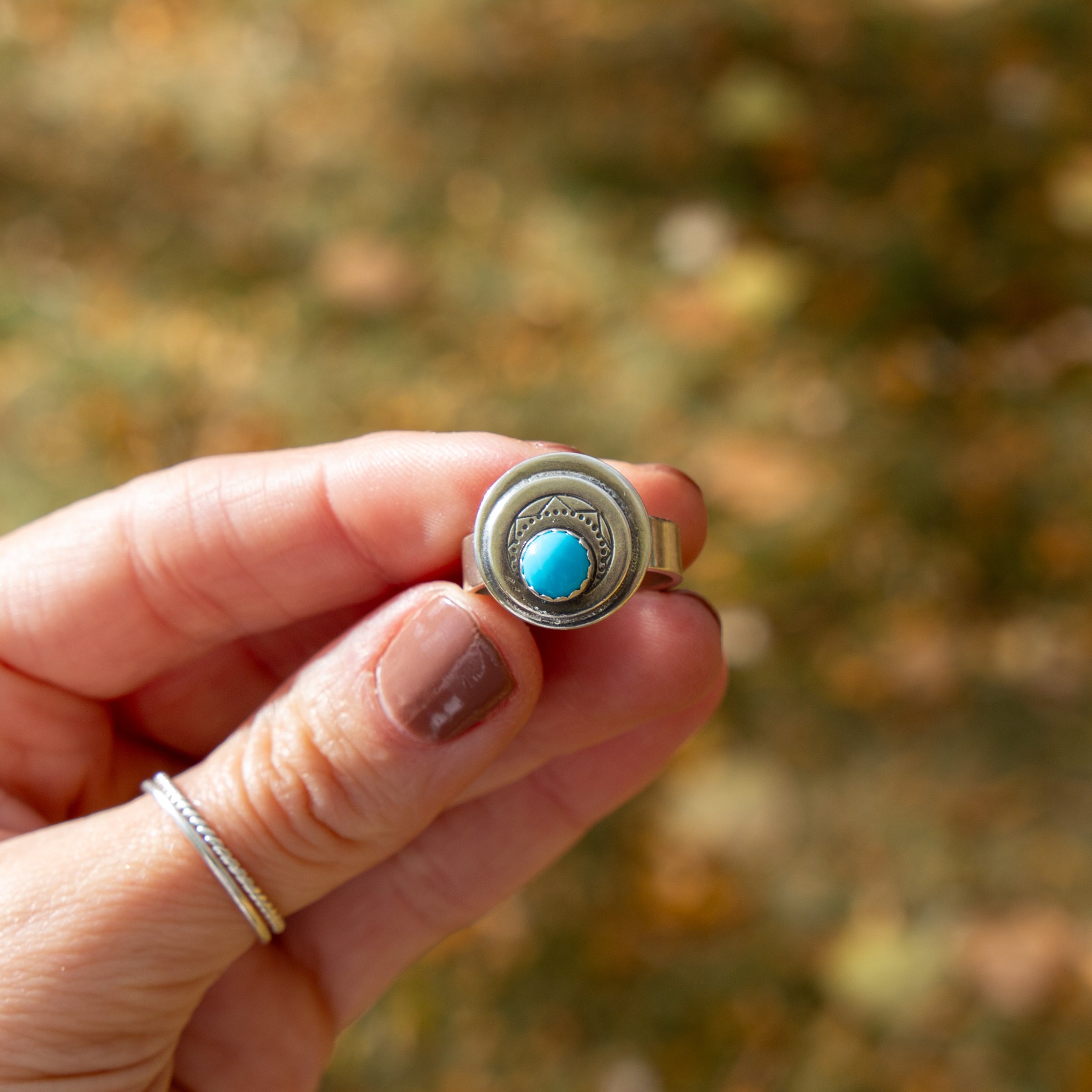 7 BlueBird Turquoise Layered Design Sterling Silver Ring (Size 7)