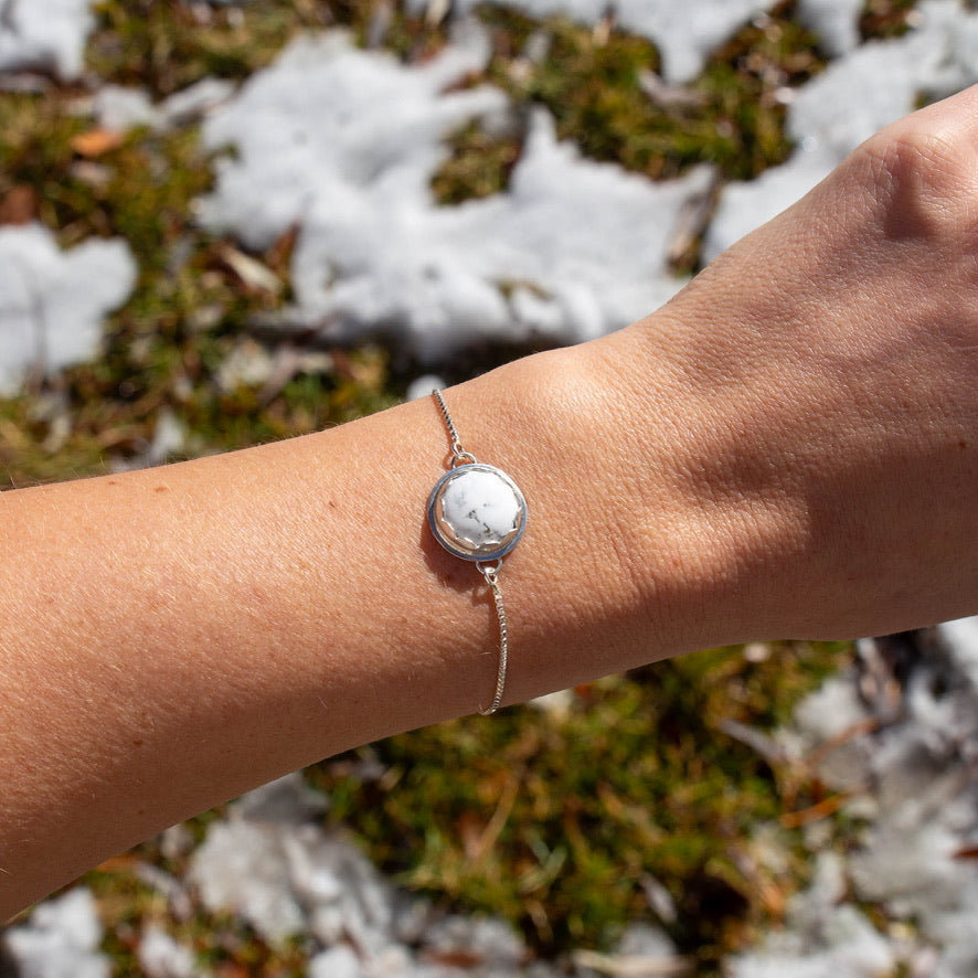 White Buffalo Circle Sterling Silver Slider Adjustable Bracelet - 8.5"