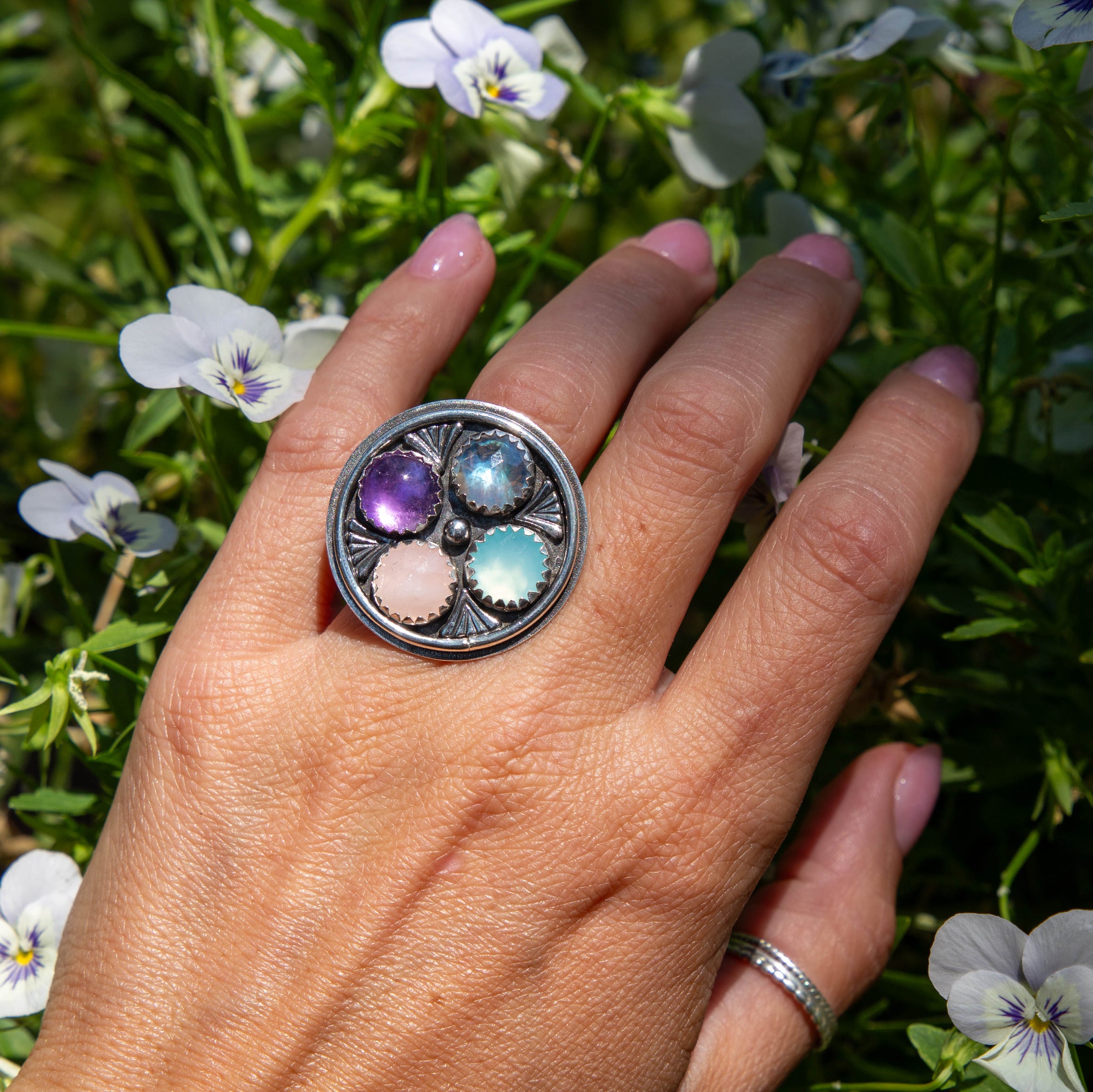 6.5 Amethyst, Rose Quartz, Chalcedony & Moonstone Multi-Stone Circle Sterling Silver Cluster Statement Ring (Size 6.5)