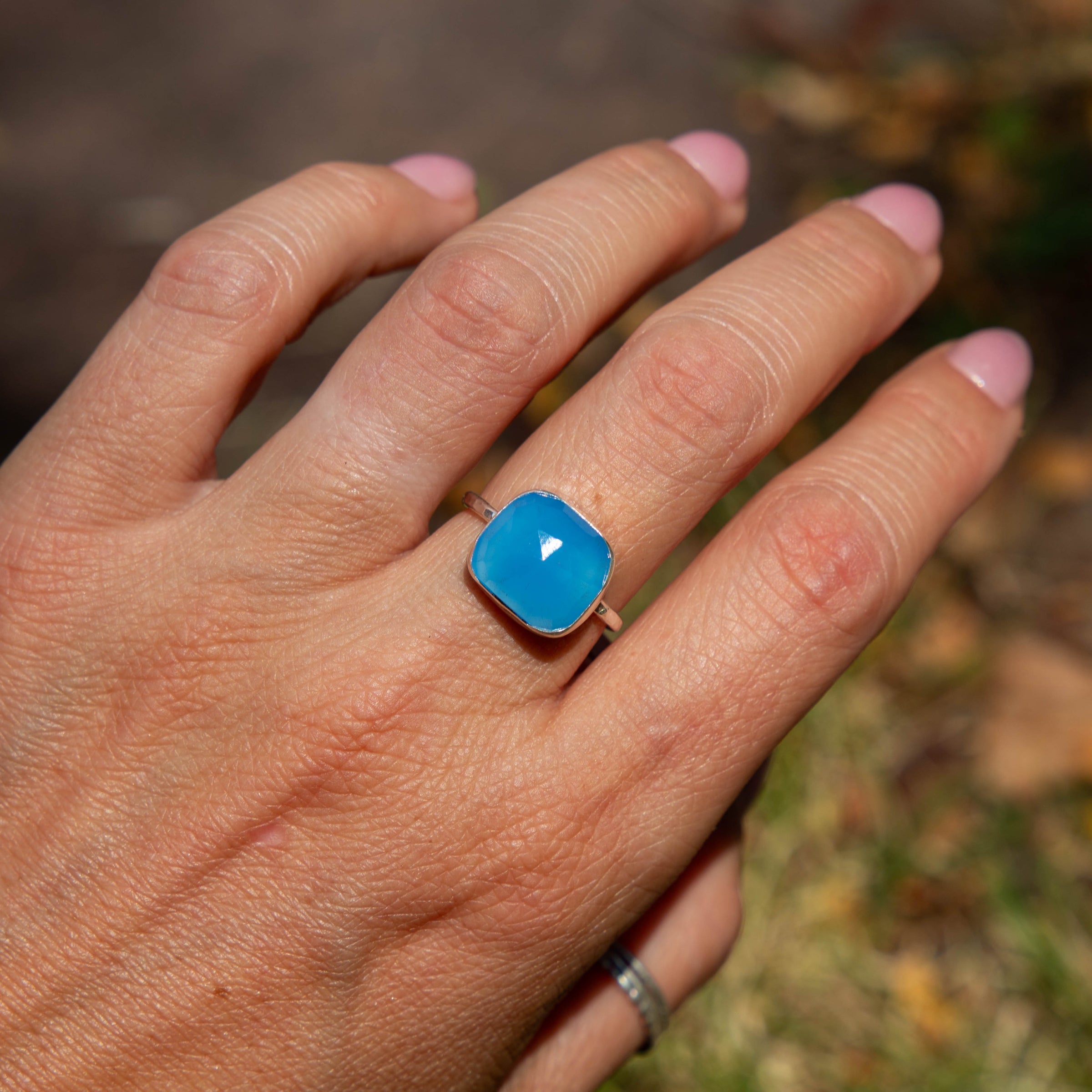 7.5 Electric Blue Chalcedony Sterling Silver Stacker Ring (Size 7.5)