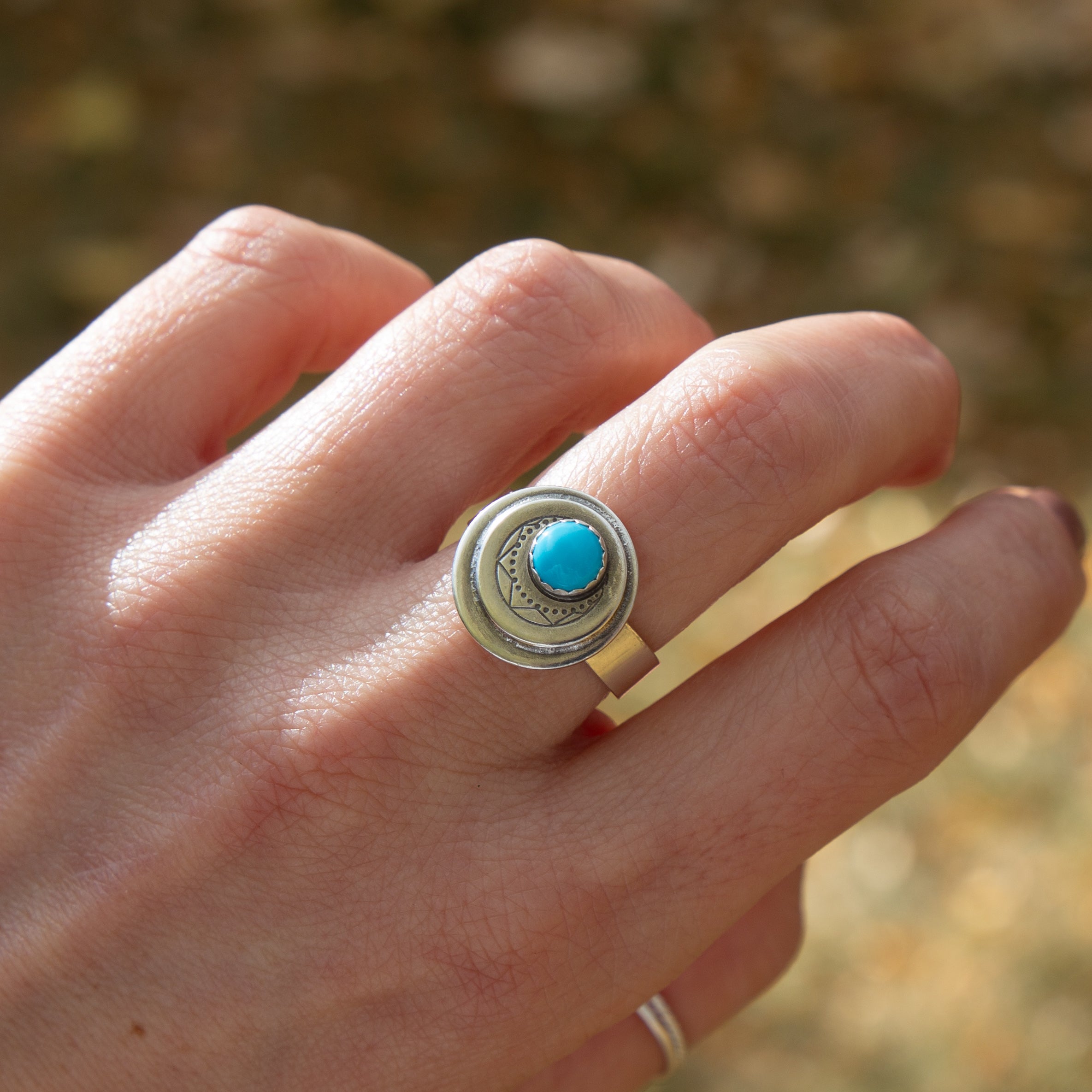 7 BlueBird Turquoise Layered Design Sterling Silver Ring (Size 7)