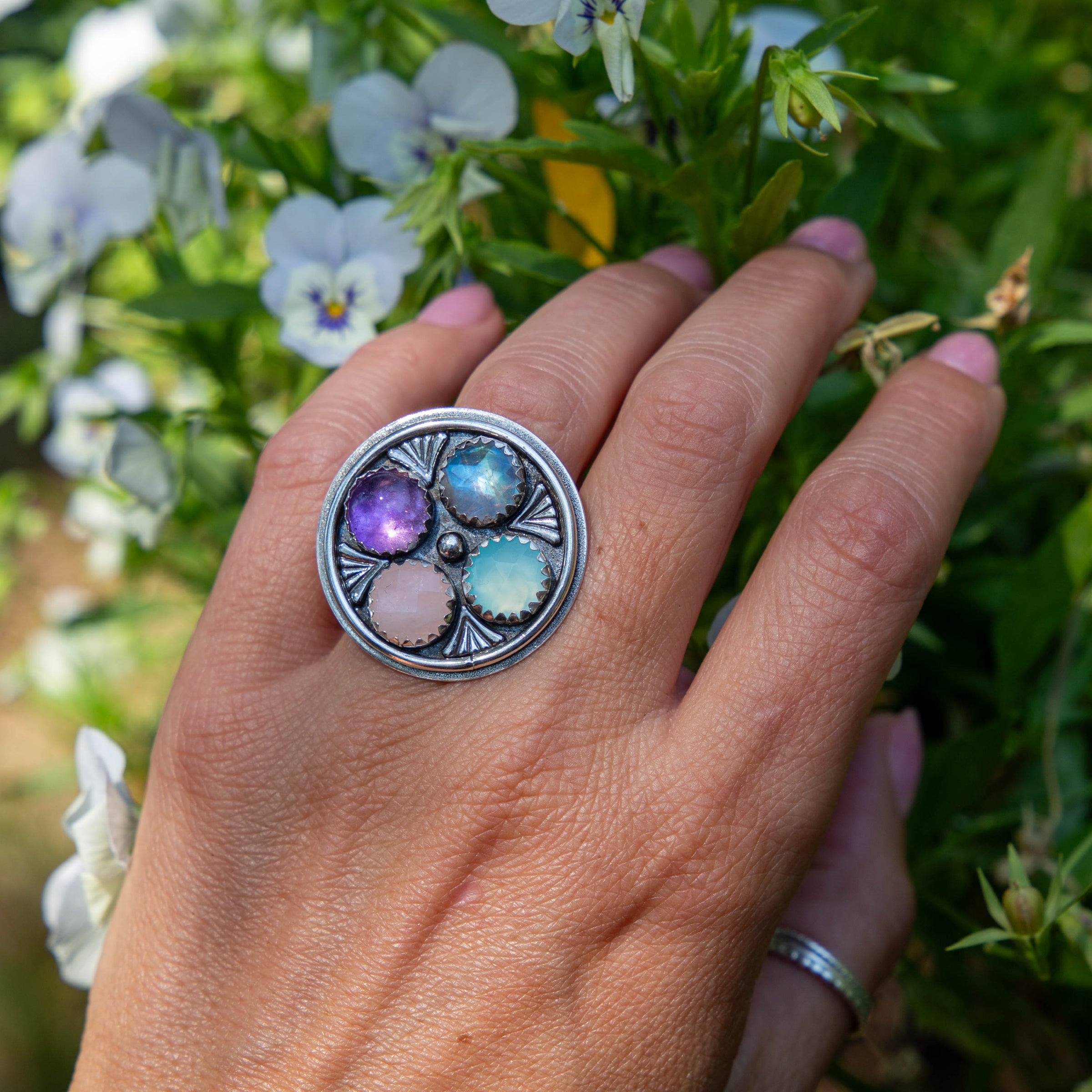6.5 Amethyst, Rose Quartz, Chalcedony & Moonstone Multi-Stone Circle Sterling Silver Cluster Statement Ring (Size 6.5)