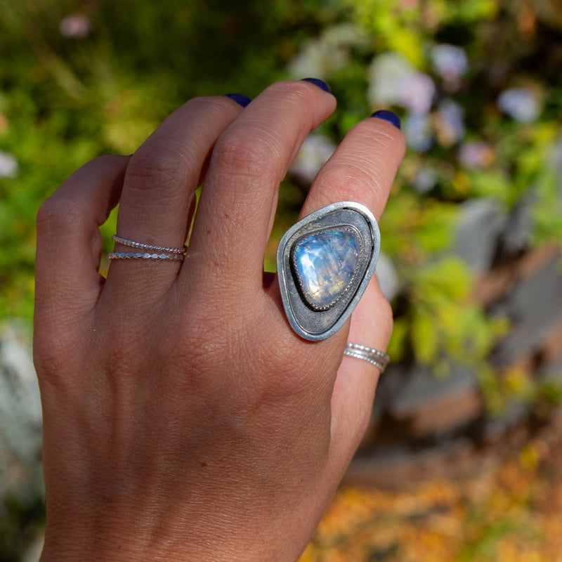 7.5 Rainbow Moonstone Sterling Silver Statement Ring (Size 7.5)