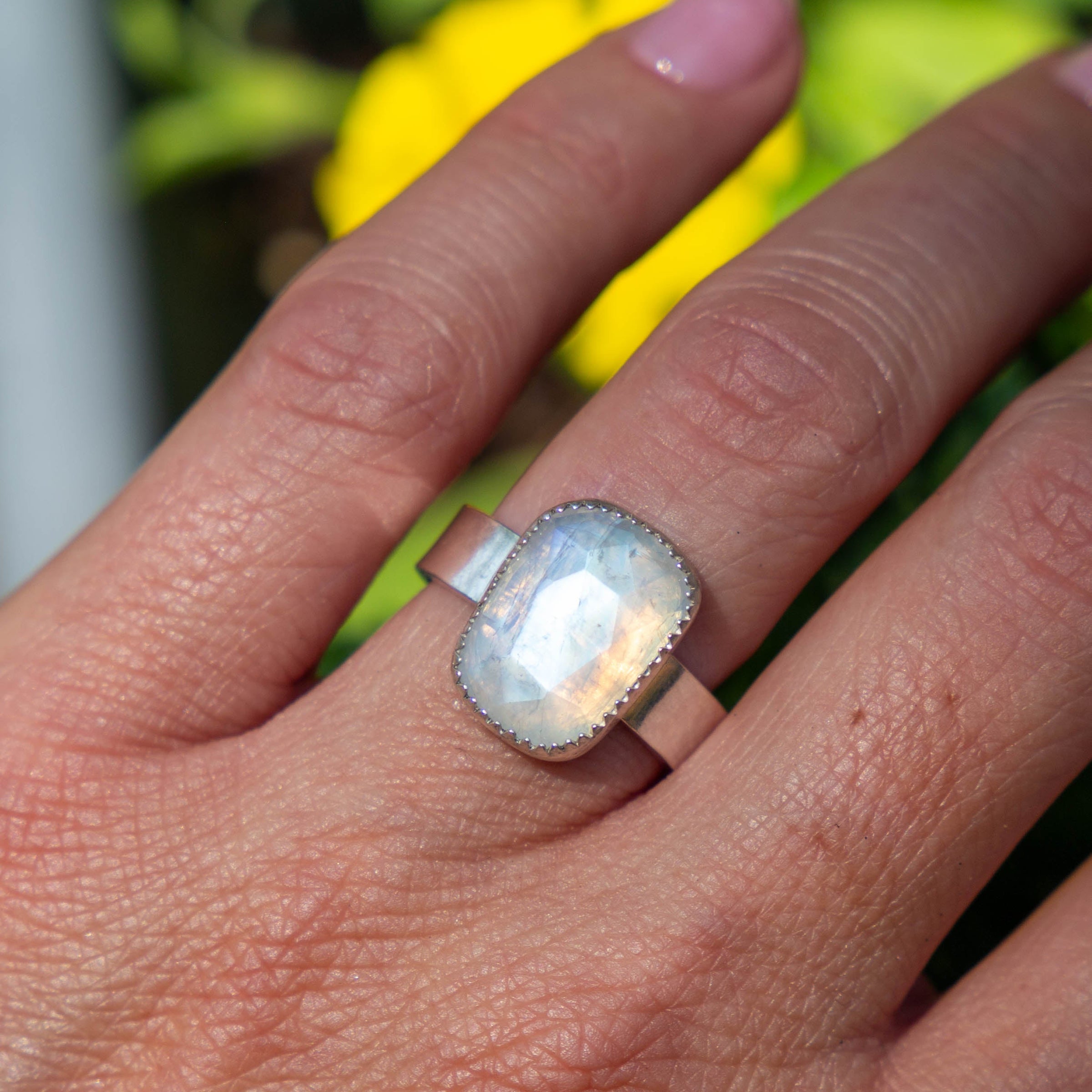 7 Rainbow Moonstone Sterling Silver Ring (Size 7)