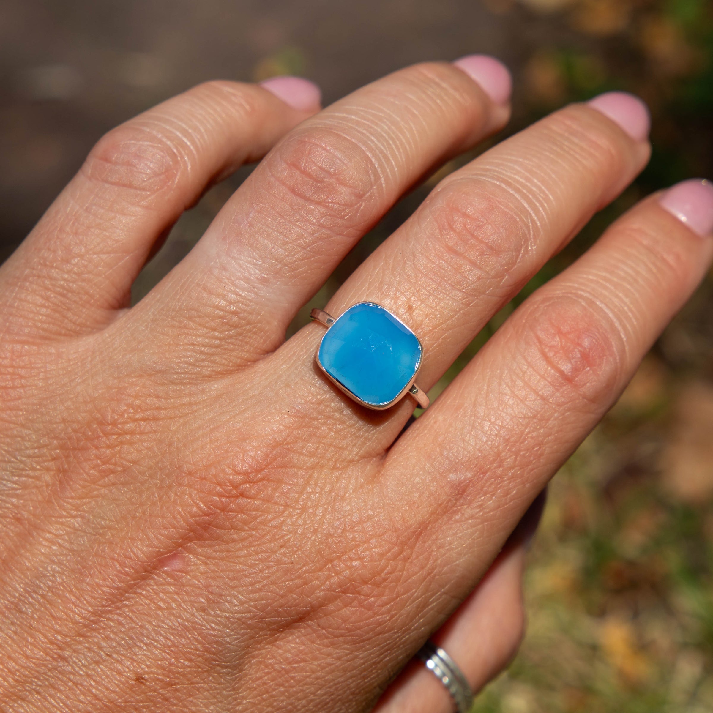 7.5 Electric Blue Chalcedony Sterling Silver Stacker Ring (Size 7.5)