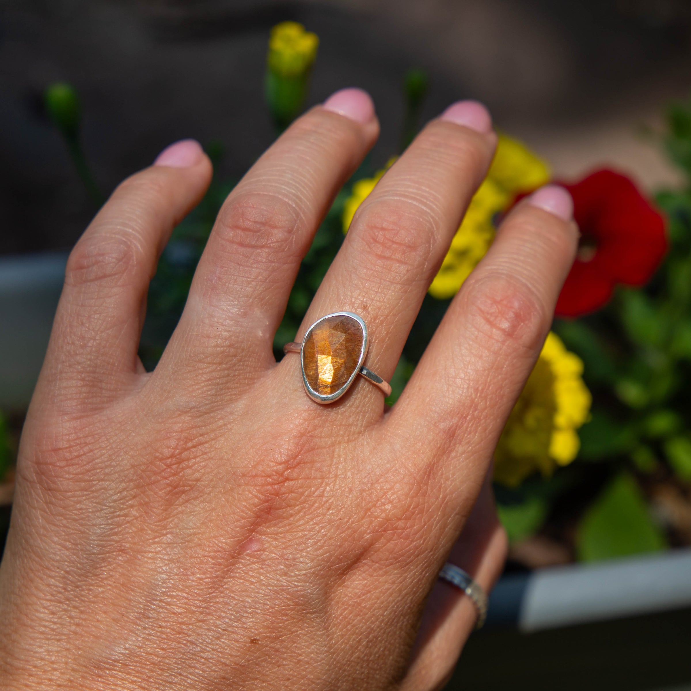 7.75 Golden Fire Moonstone Sterling Silver Stacker Ring (Size 7.75)