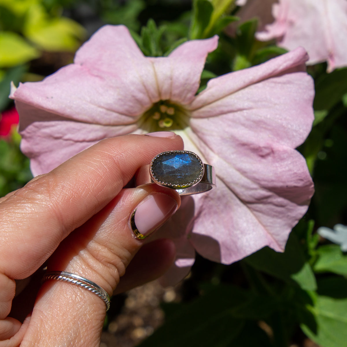 8.5 Labradorite Horizontal Sterling Silver Ring (Size 8.5)