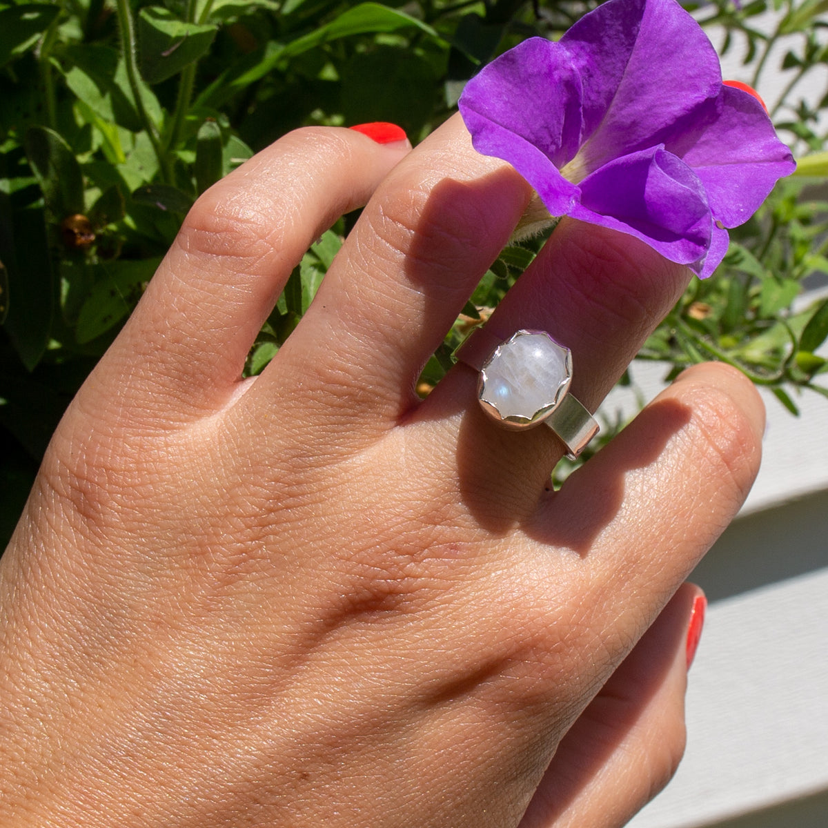 8.5 Moonstone Moon Phase Sterling Silver Ring (Size 8.5)